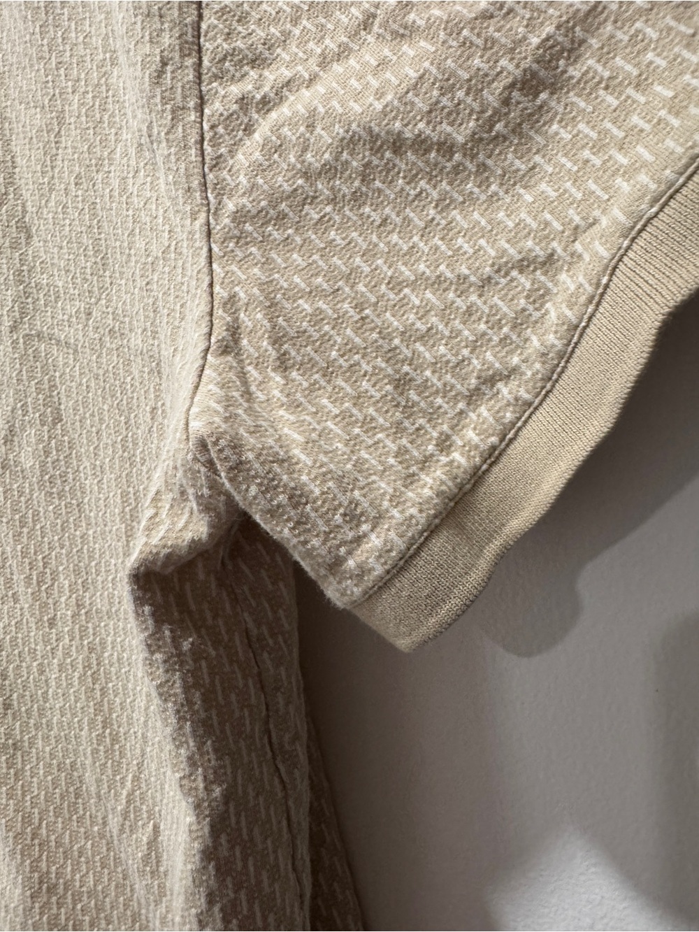 Express Beige Textured Polo Shirt | Size Large | Short Sleeve Knit Polo - Picture 4 of 5